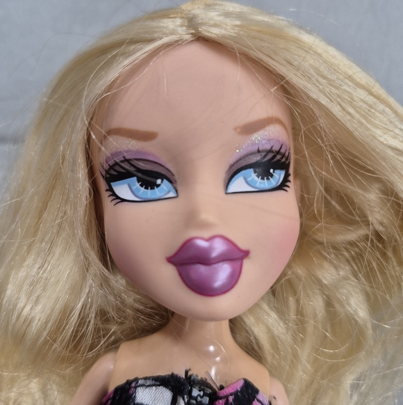Bratz doll MGA Entertainment with a bracelet strawberry blonde hair Y2K vintage - Picture 5 of 10